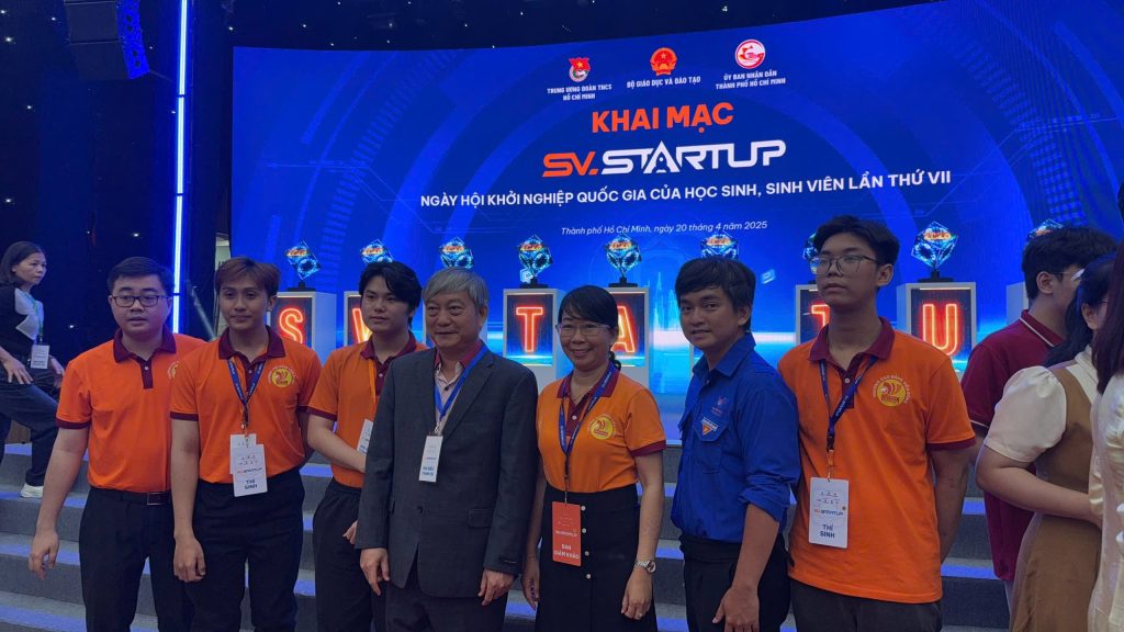 Niềm vui nhân đôi cho CĐ Viễn Đông tại Ngày hội Khởi nghiệp Quốc gia của HSSV lần thứ VII